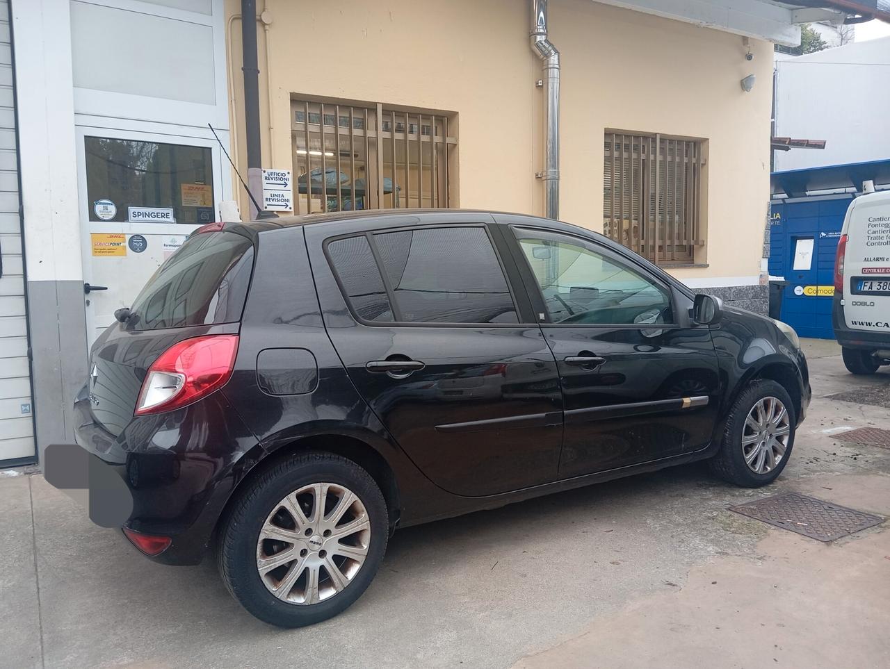 Renault Clio 1.2 16V 5 porte Confort Permute