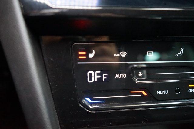 VOLKSWAGEN Passat Variant 2.0 TDI SCR EVO DSG Executive Certificata