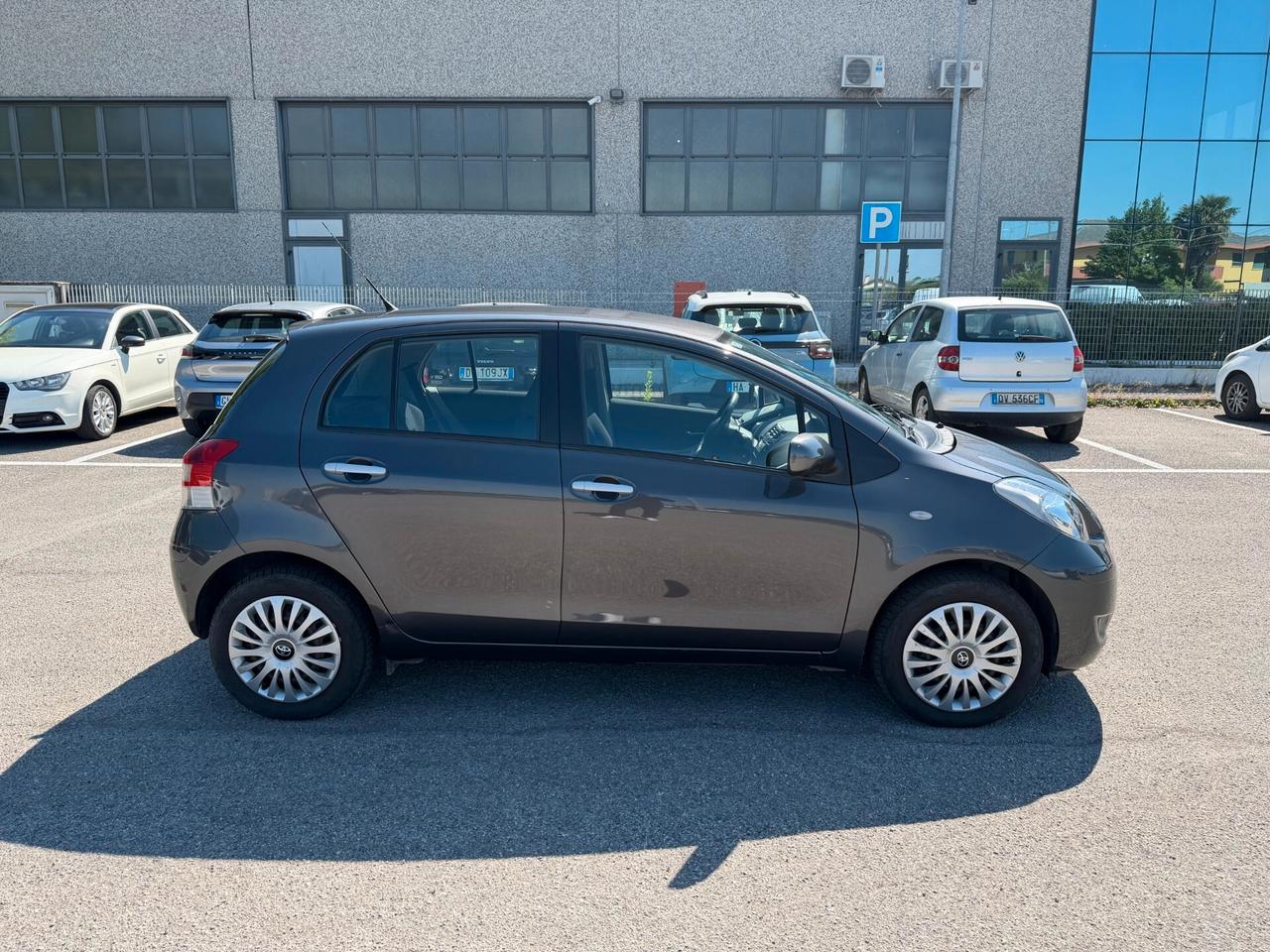 Toyota Yaris 1.0 5 porte Sol