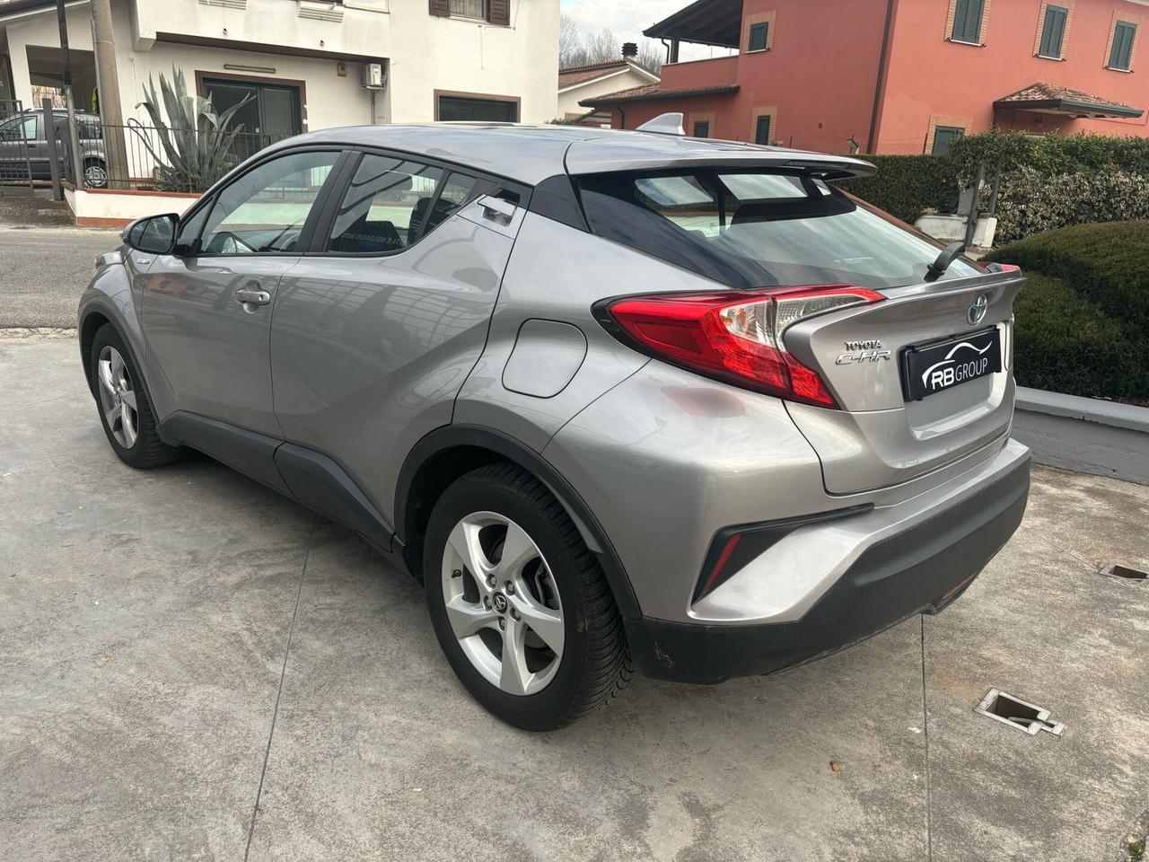 Toyota C-HR 1.8 Hybrid E-CVT Business