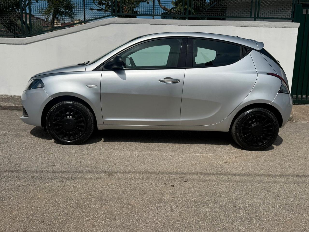 Lancia Ypsilon 1.0 FireFly 5 porte S&S Hybrid Ecochic Gold