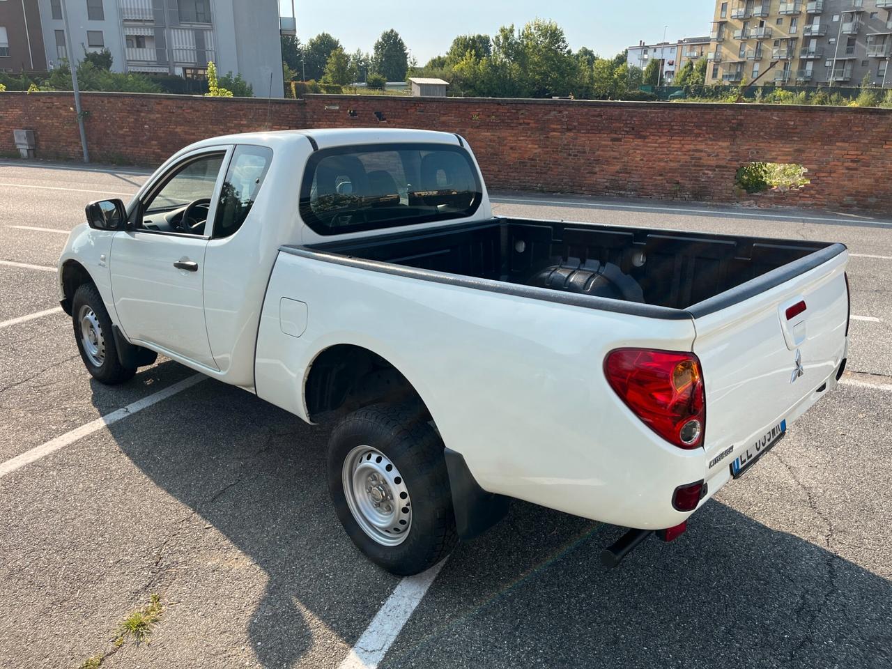 Mitsubishi L200 2.5 DI-D/136CV Club Cab Invite DPF
