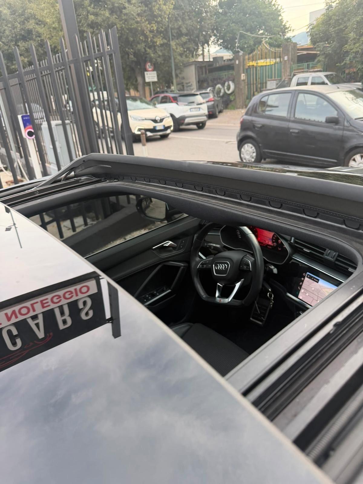 Audi Q3 35 TDI S tronic Identity Black