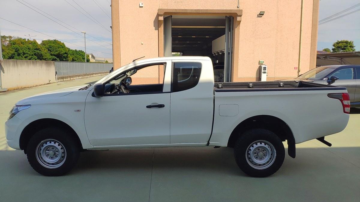 MITSUBISHI L200 2.4 Di-D/154Cv Club Cab Inform