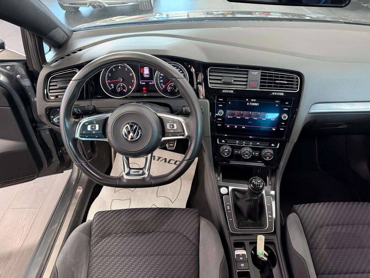 Volkswagen Golf 1.5 TSI ACT 5p. R Line