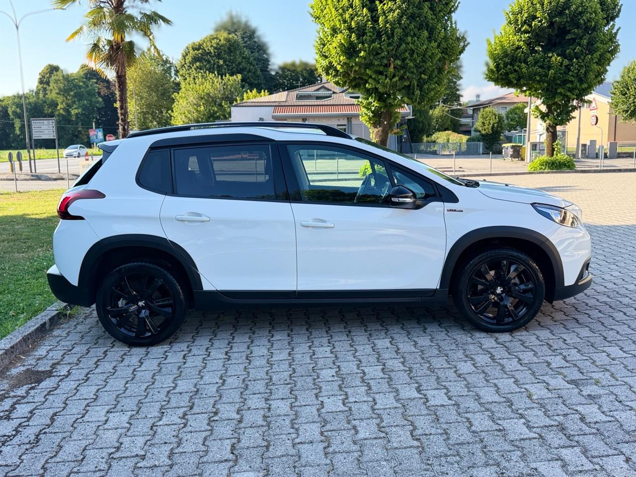 Peugeot 2008 PureTech Turbo 110 EAT6 S&S Black Matt