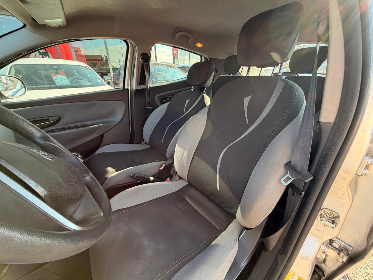 Lancia Ypsilon 1.2 Platinum