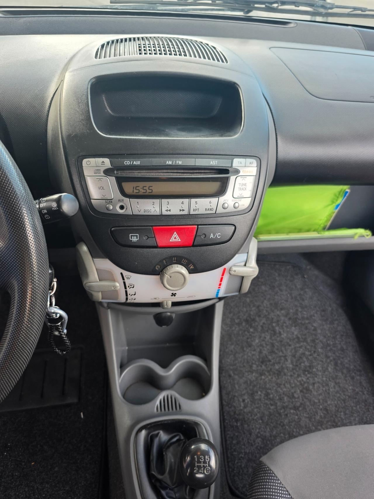 Peugeot 107 1.0 68CV 3p. Sweet Years con 190.000km