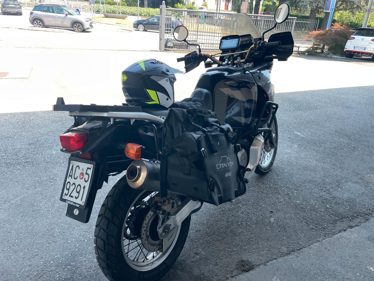 Honda Africa Twin XRV 750 XRV 750 Africa Twin 1997 accessoriata