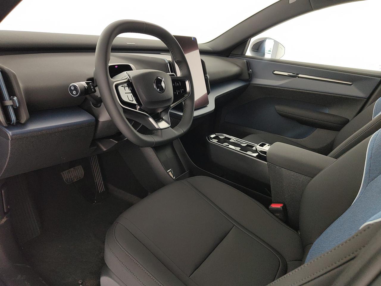 VOLVO EX30 Plus P5 Electric