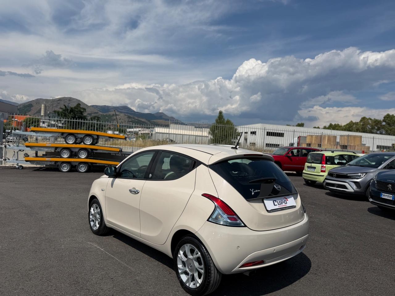 Lancia Ypsilon 1.2 69 CV 5 porte Gold Opening Edition