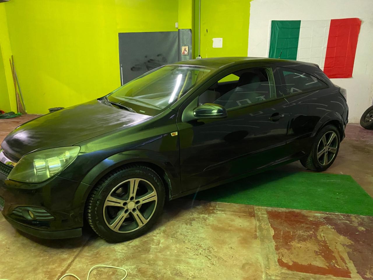 Opel Astra GTC 1.7 CDTI 110CV 3 porte Cosmo