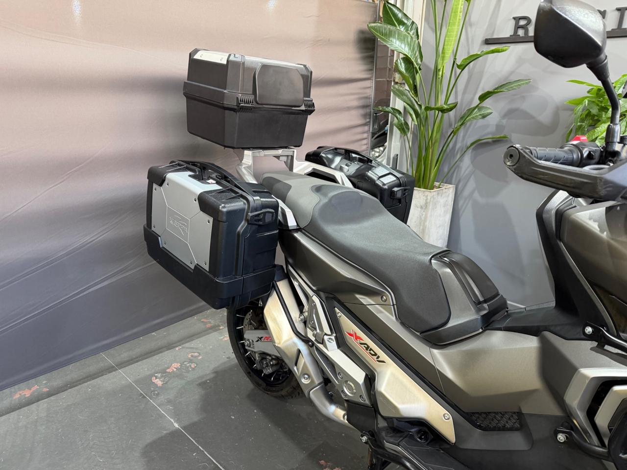 HONDA X-ADV 750 TRAVEL ABS