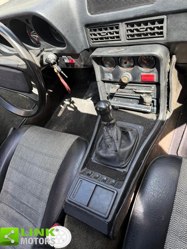 PORSCHE 924 2.0