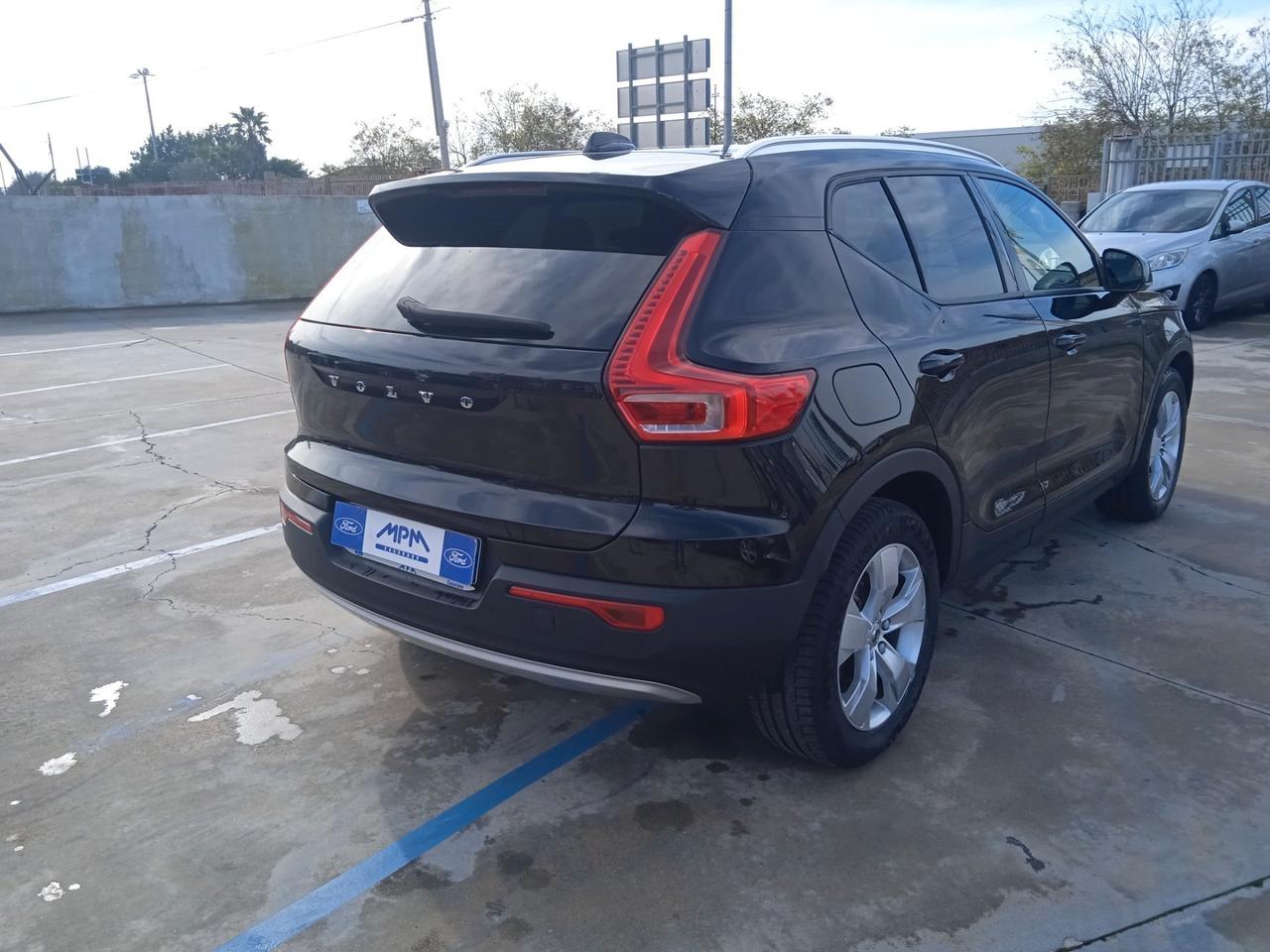 Volvo XC40 D4 AWD Geartronic Momentum