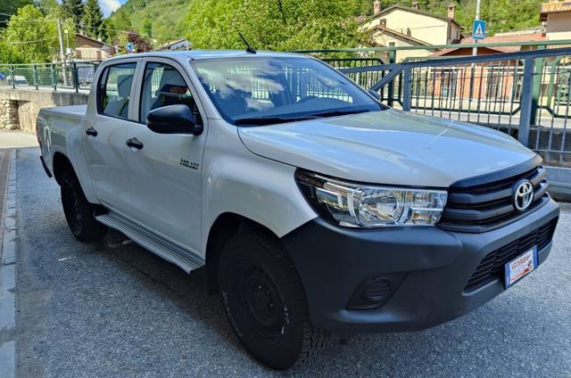 TOYOTA Hilux Pick-Up 2.4 D 4WD autocarro