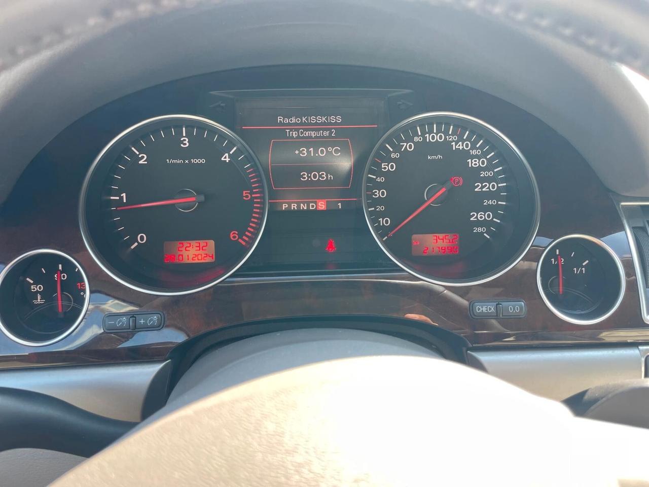 Audi A8 3.0 V6 TDI QUATTRO