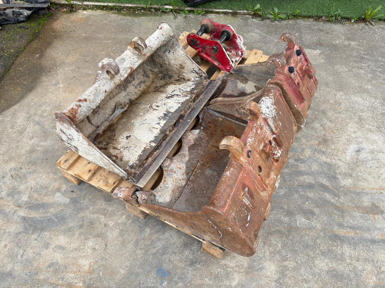 Attacco rapido Klac con 3 benne per miniescavatore