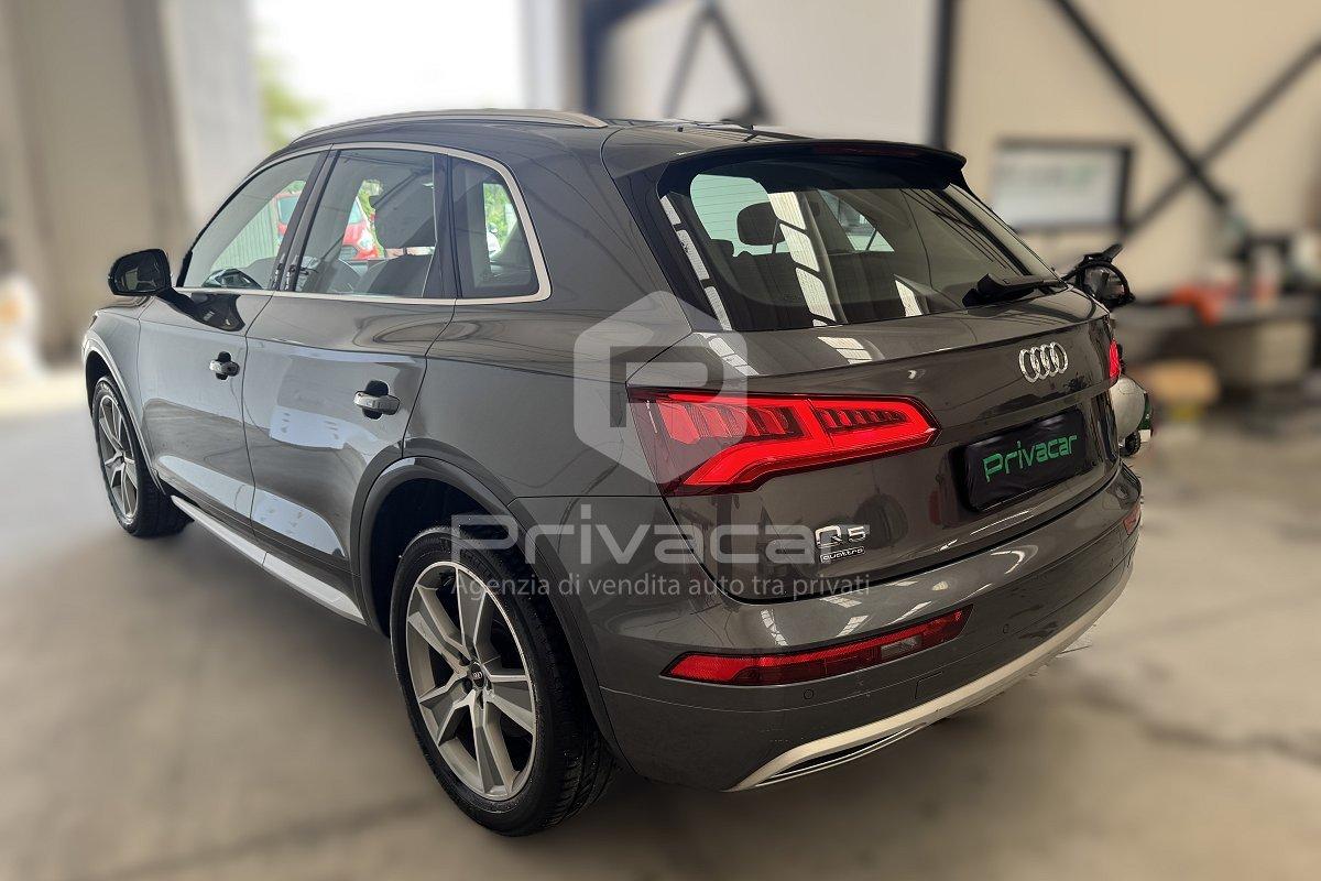 AUDI Q5 40 TDI quattro S tronic Business Design
