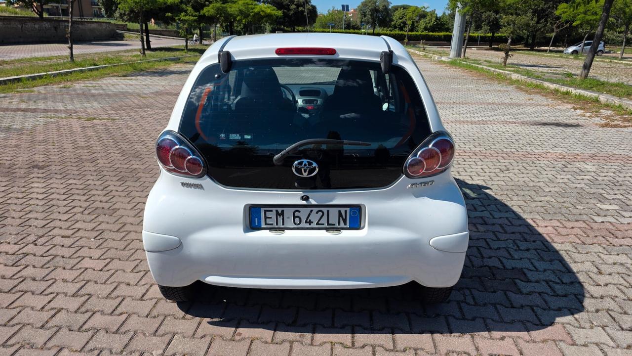 Toyota Aygo 1.0 12V VVT-i 5 porte Lounge Connect MMT