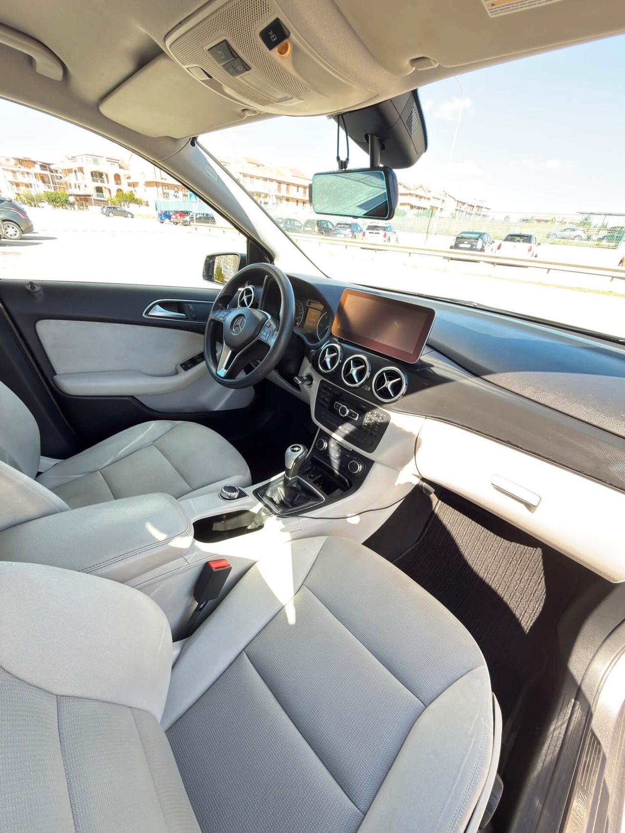 Mercedes-benz B 180 CDI BlueEFFICIENCY Premium