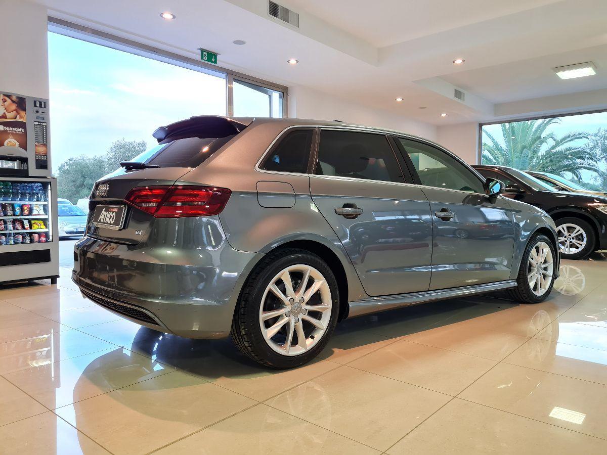 AUDI A3 Sportback 1.6 TDI S-tronic Ambition S-line