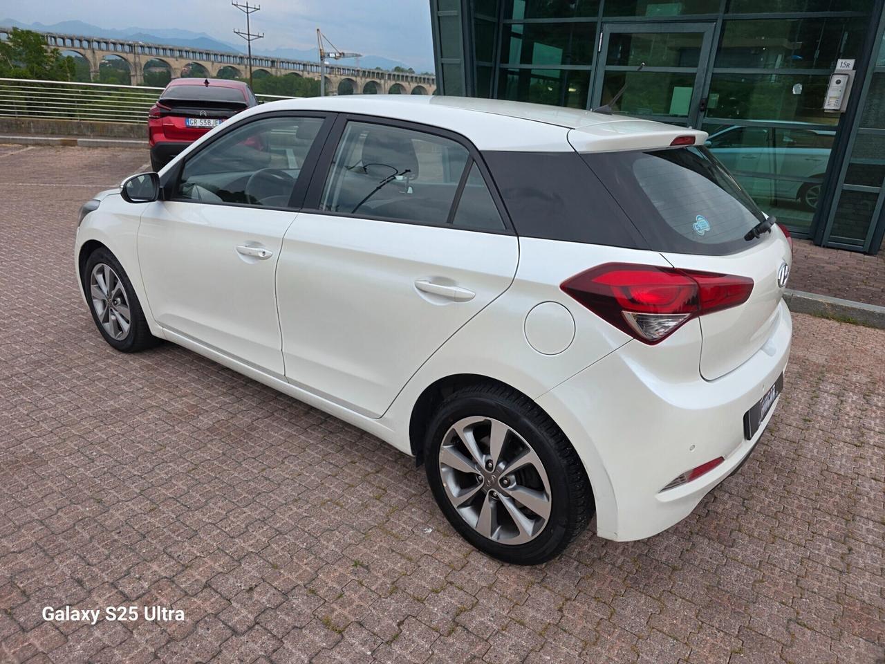 hyundai i20 1.2 valutiamo usato