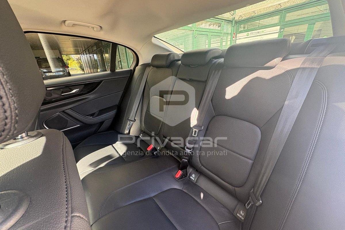 JAGUAR XE 2.0 250 CV aut. SE