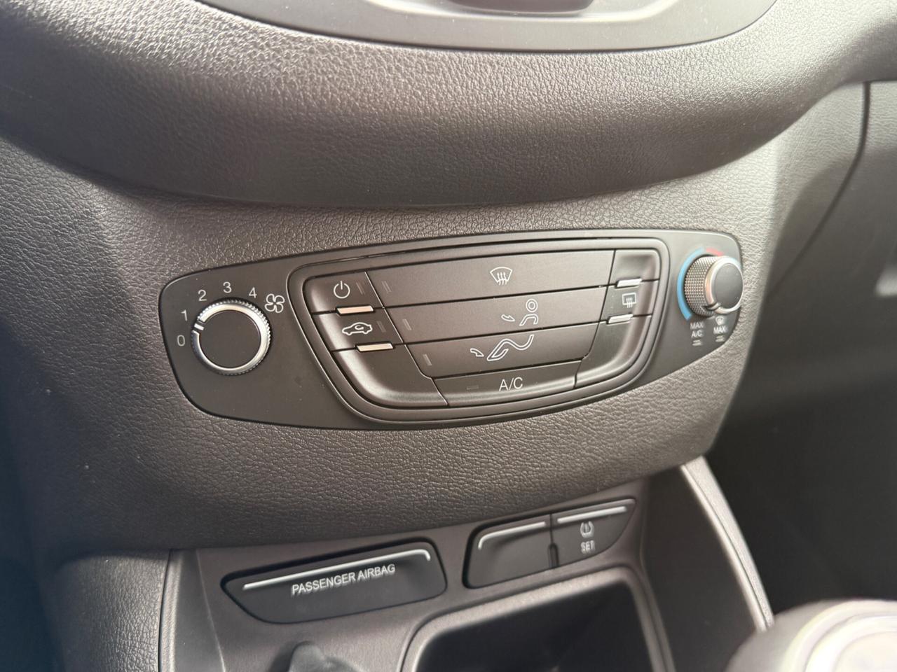 Ford Tourneo Courier 1.0 b.|NEOPATENTATI