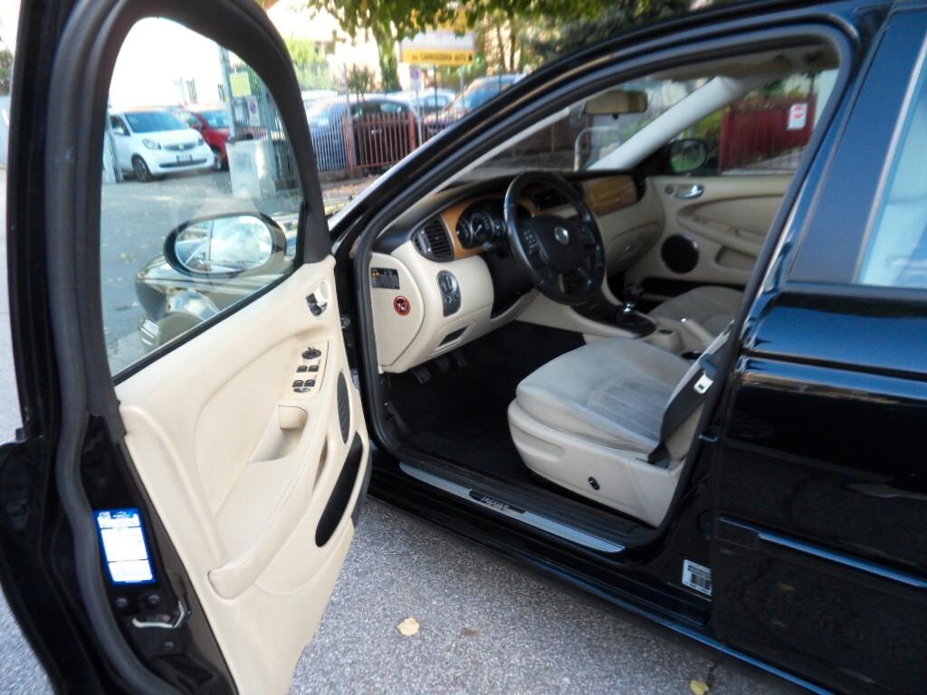 Jaguar X-Type 2.2D cat Classic