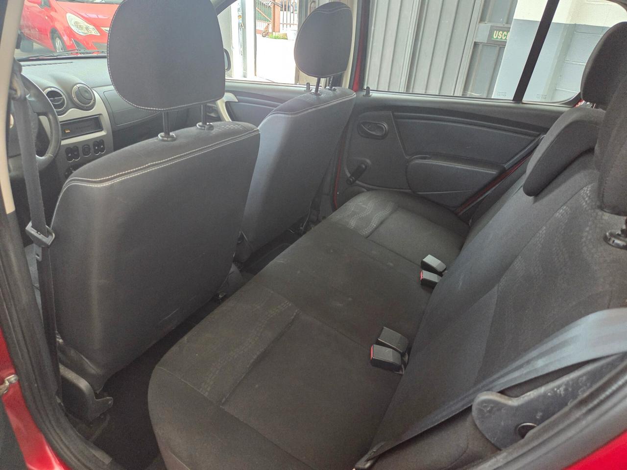 Dacia Sandero 1.6 8V Lauréate