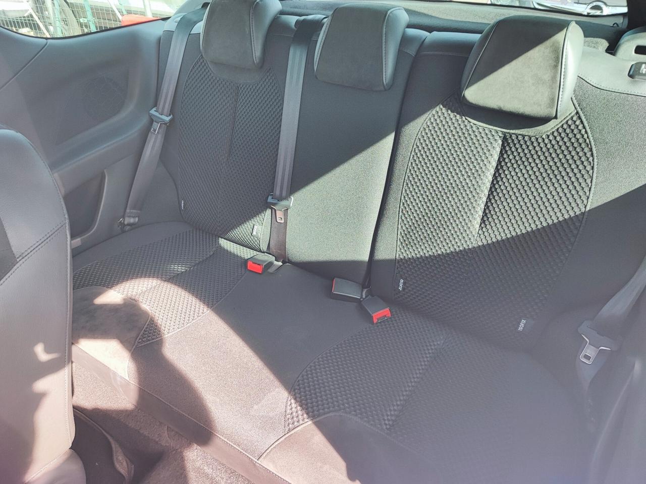 Ds DS3 3 1.2 VTi 82 Just Black