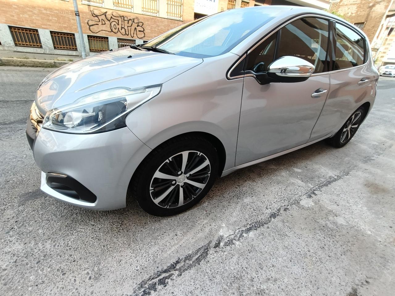 Peugeot 208 PureTech 82 5 porte Allure