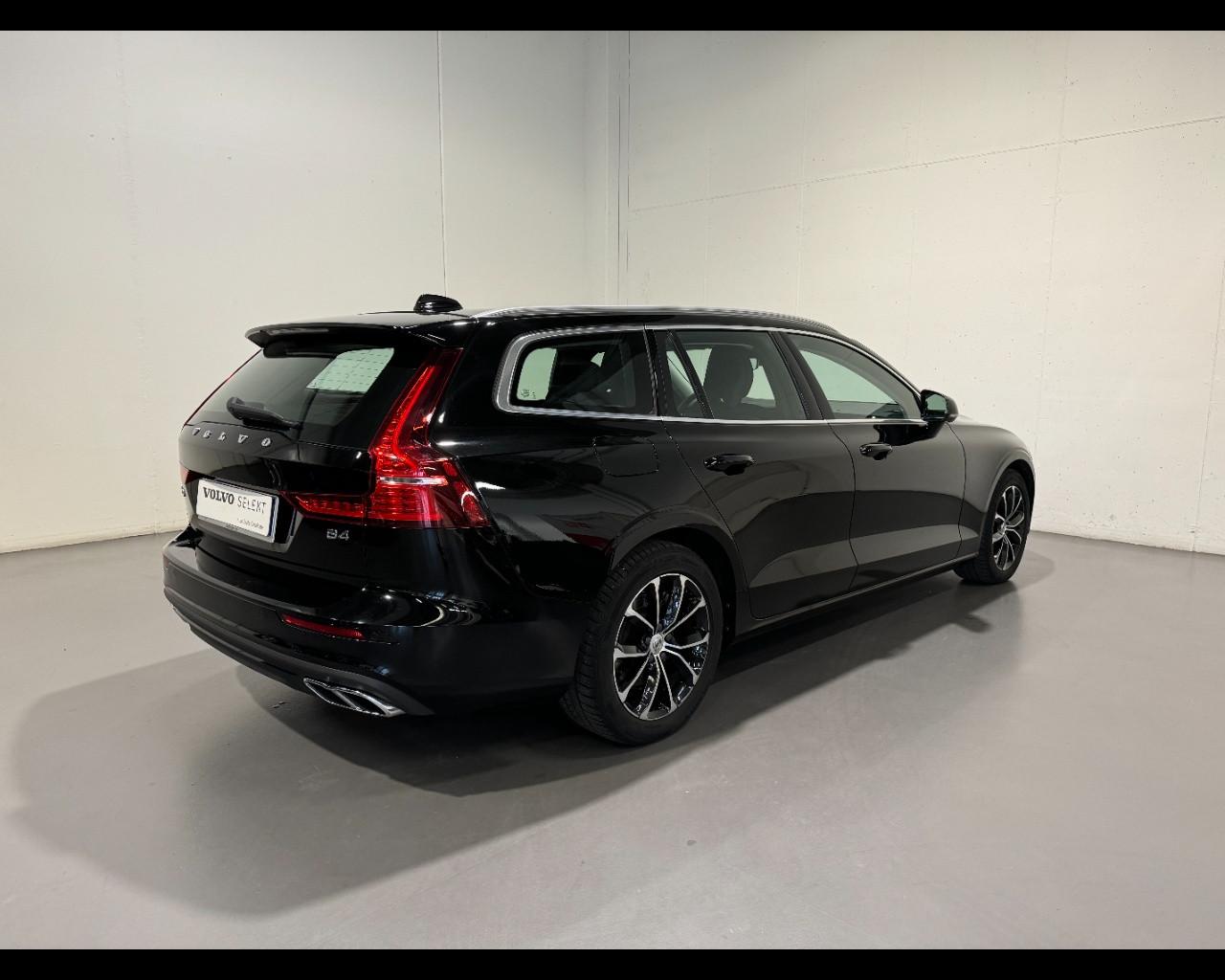 VOLVO V60 B4 MOMENTUM BUSINESS PRO AUTO