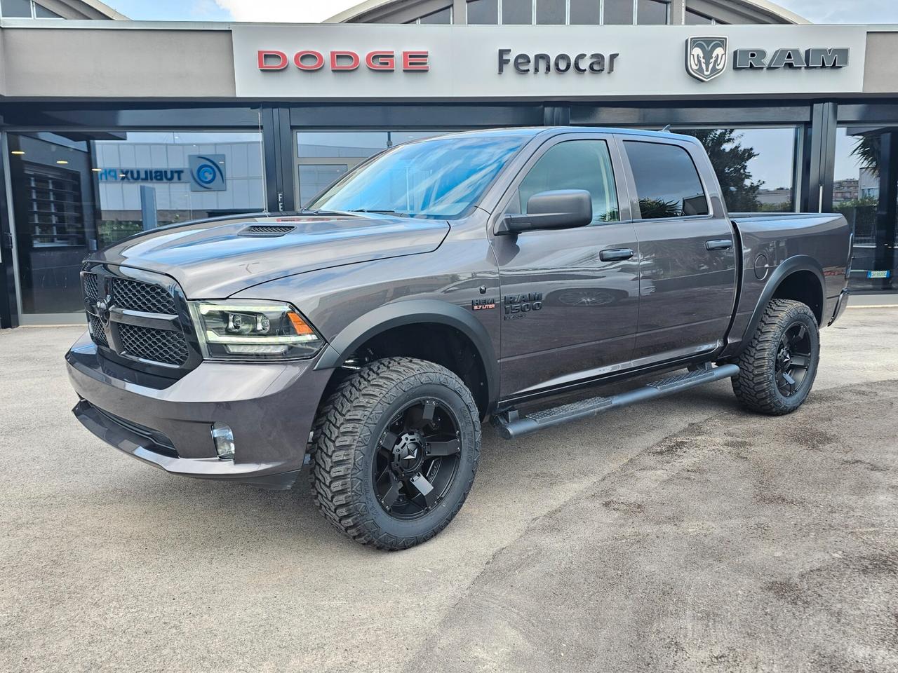 Dodge RAM 1500 5.7 V8 Crew Cab Classic at8 - N1 6 POSTI