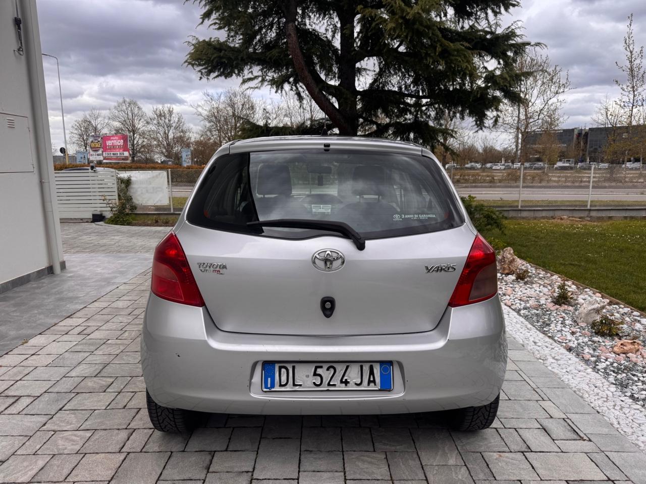 Toyota Yaris 1.0 5 porte Sol OK NEOPATENTATI
