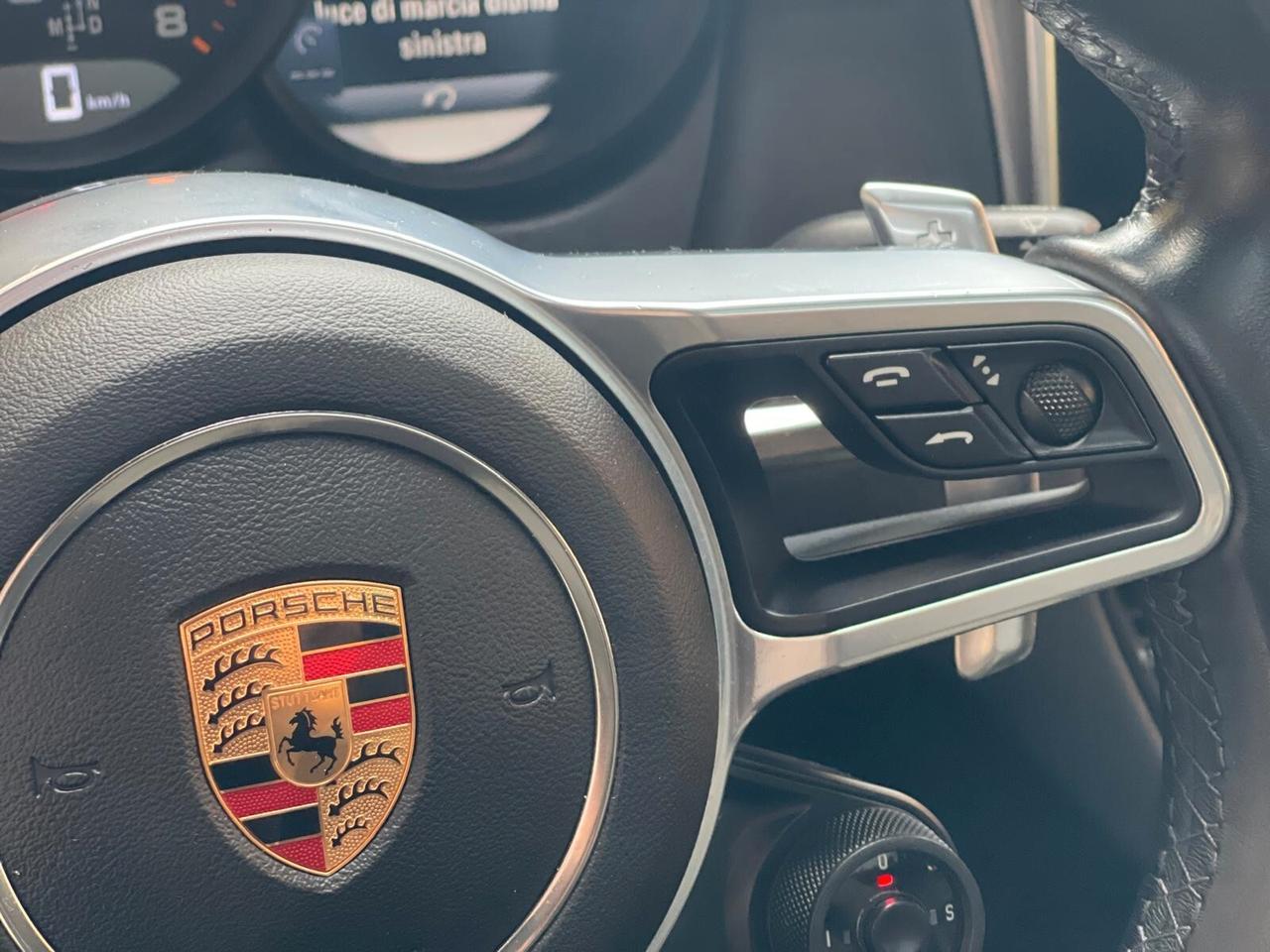 Porsche Macan 2.0 TETTO/FULL