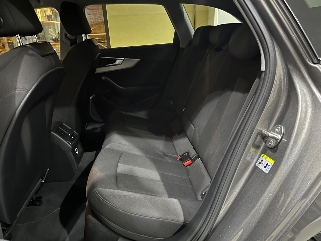 Audi A4 40 TDI S tronic Business