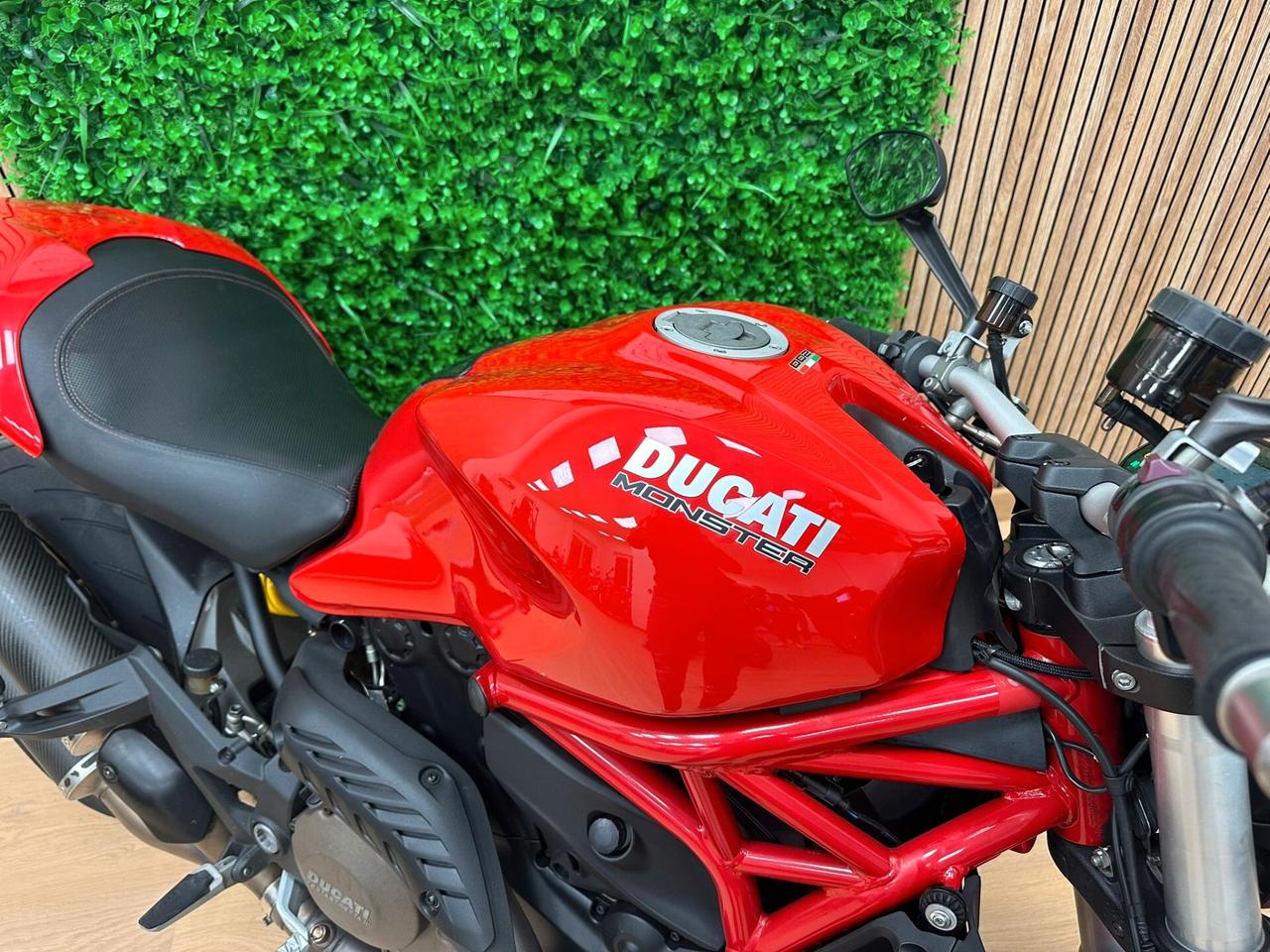 DUCATI MONSTER 1200 + TERMIGNONI DA 99€ AL MESE