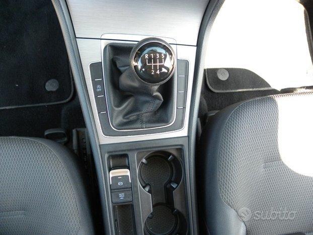 Volkswagen Golf Volkswagen Golf 7 - 1.6 TDI 5p. Comfortline BlueMotion