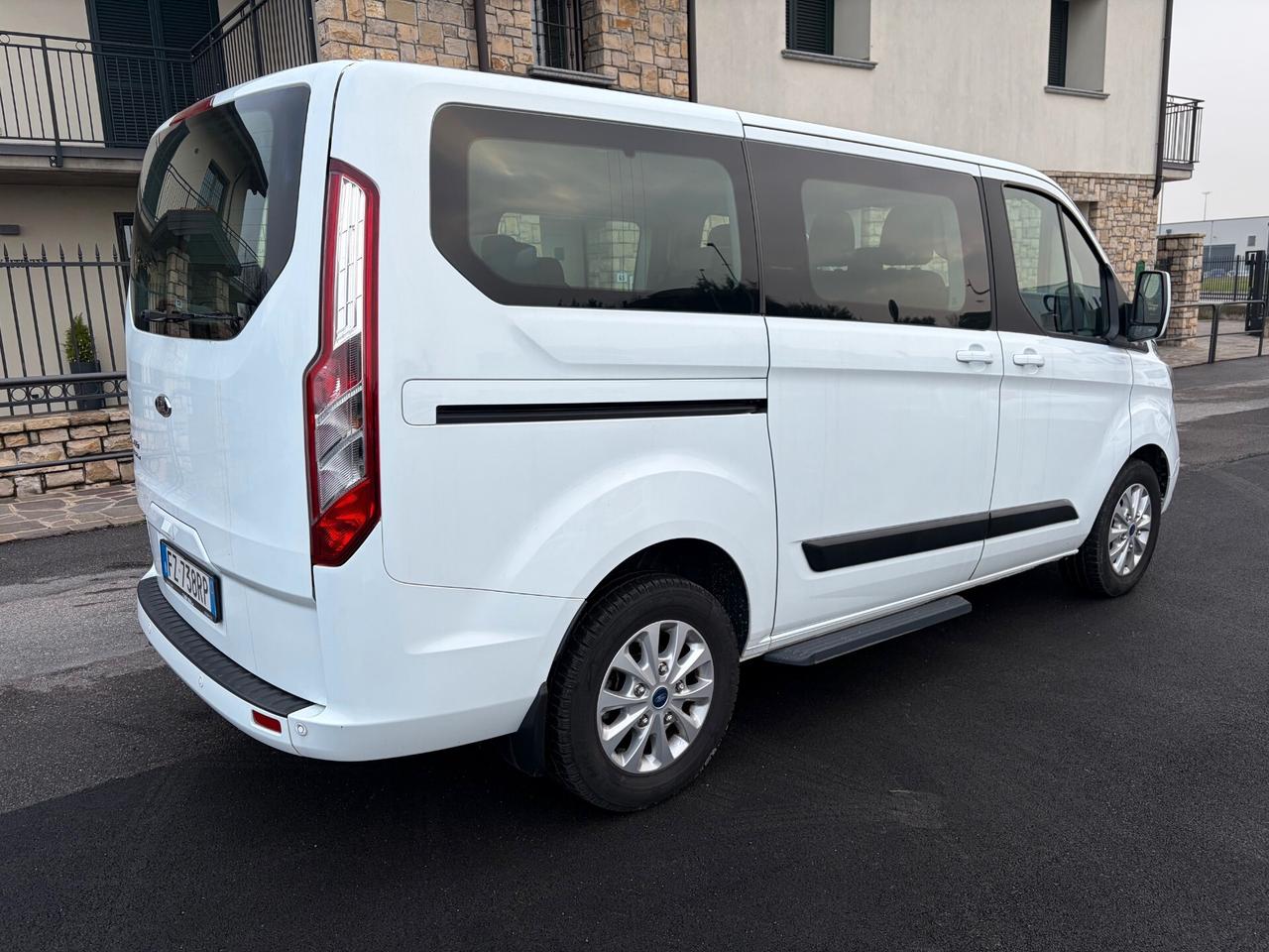 Ford Tourneo Custom 320 2.0 TDCi 130CV Trend 9 posti