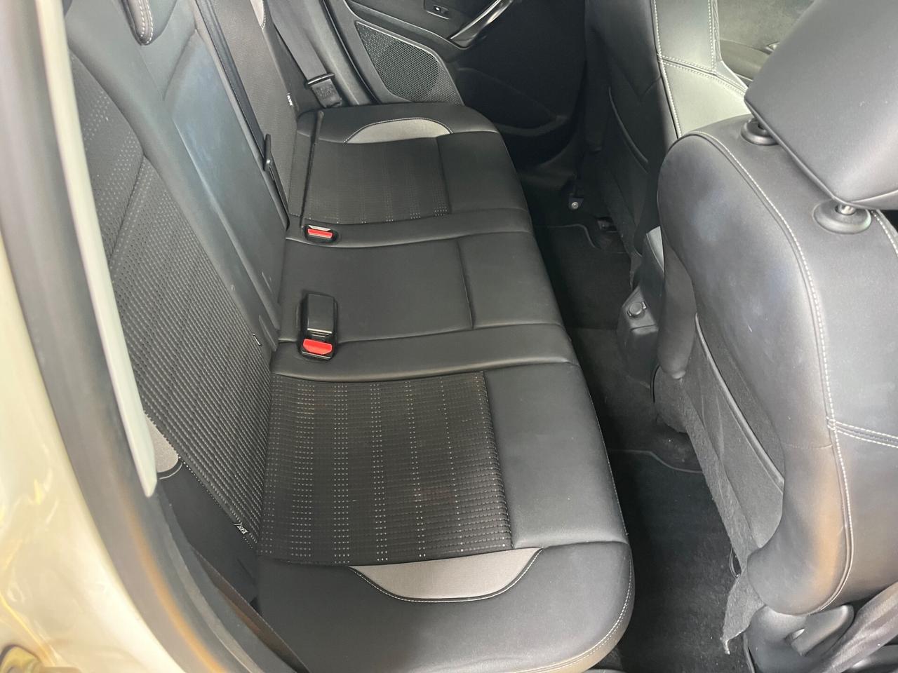 Peugeot 2008 1.6 e-HDi 92 CV Stop&Start Urban Cross