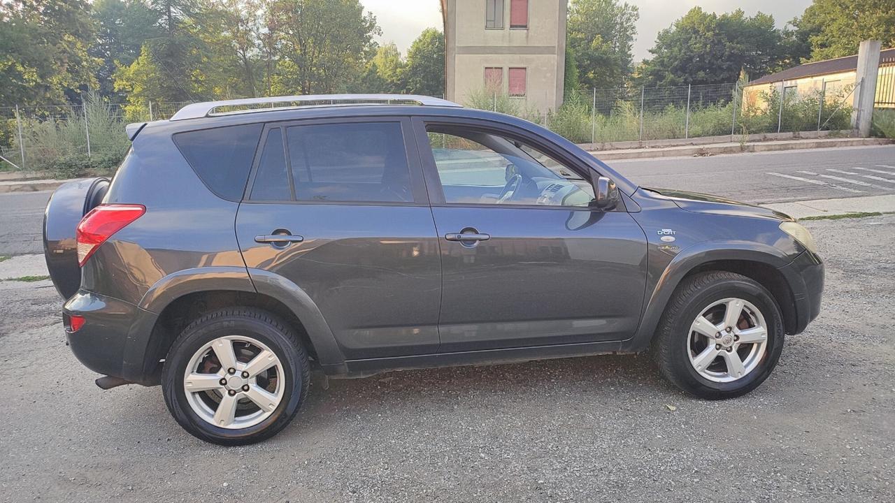 TOYOTA RAV4 2.2 D-4D 177CV LUXURY