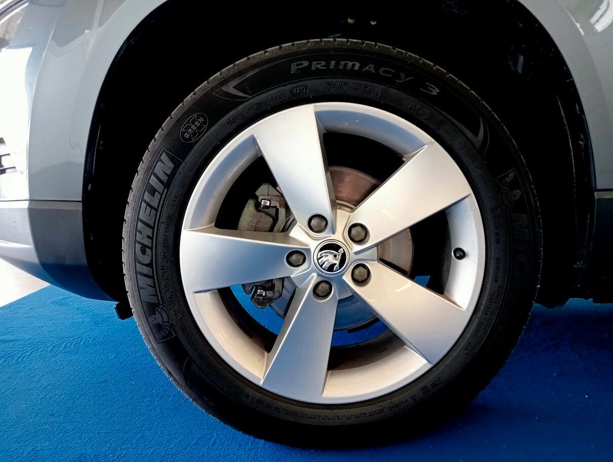 Skoda Karoq 1.6 TDI AMBITION CARPLAY CAMERA 17" PRONTA CONS