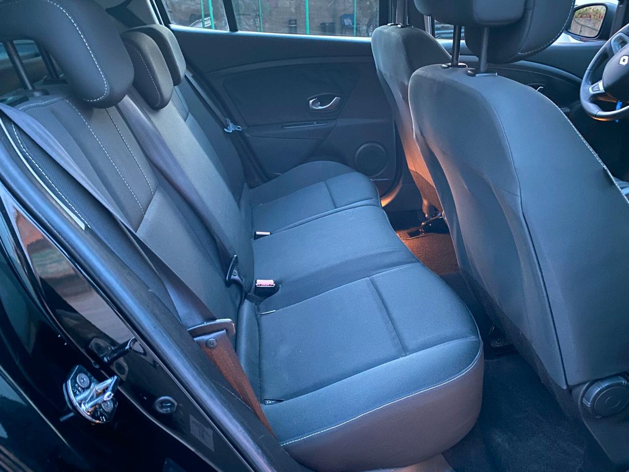 Renault Mégane 1.5 dCi 110CV full opt 2011