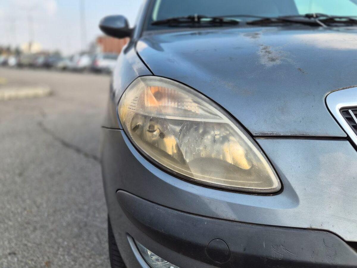 Lancia Ypsilon 1.2 8v 100