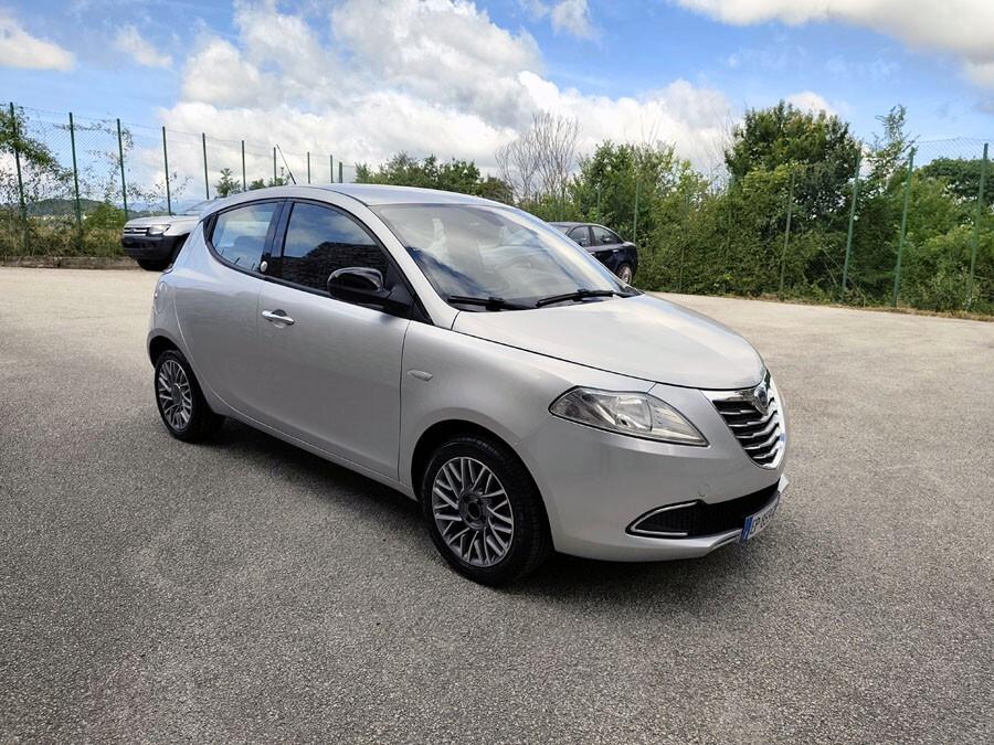 Lancia Ypsilon 1.2 69 CV 5 porte GPL Ecochic Platinum