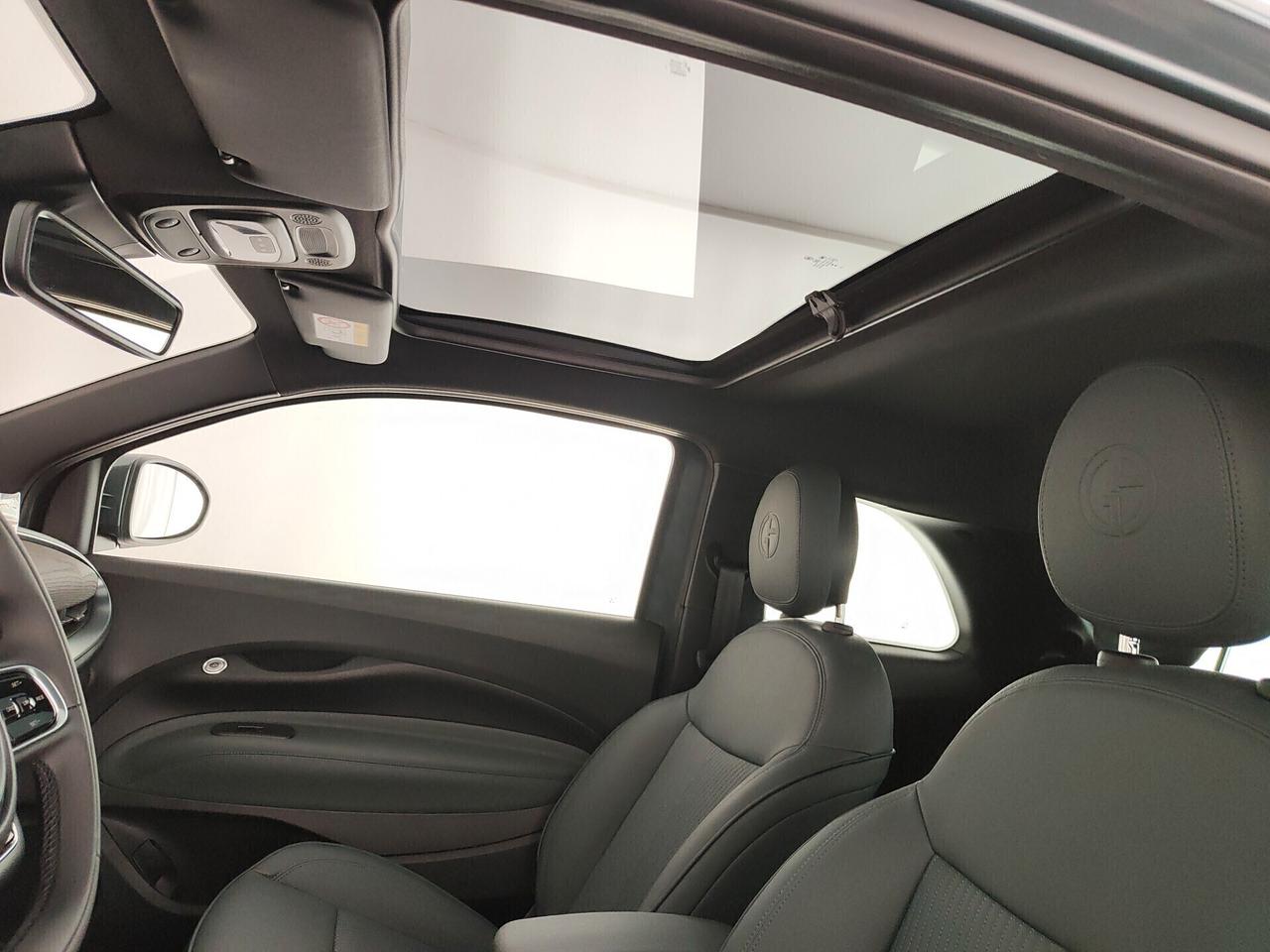 Fiat 500e Berlina 42 kWh Giorgio Armani
