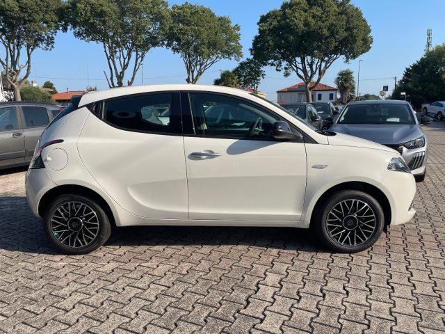 LANCIA Ypsilon 1.0 FireFly 5 porte Hybrid Platino