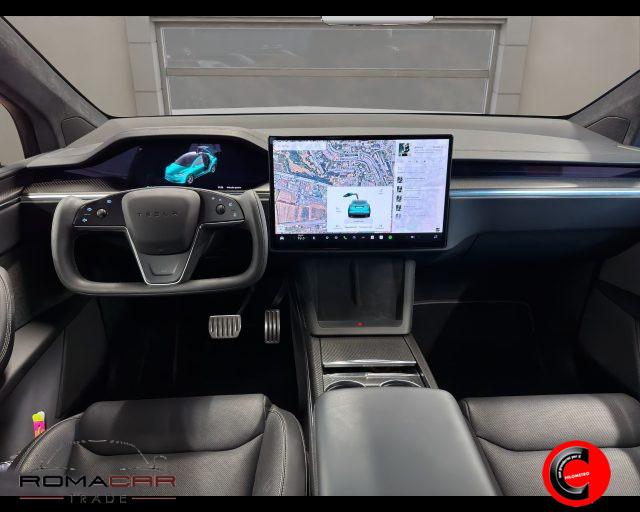 TESLA Model X Plaid